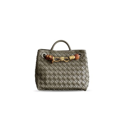 BOTTEGA VENETA SMALL ANDIAMO CYPRESS GREEN BAG 743568 (25*22*10.5cm) BOTTEGA VENETA SMALL ANDIAMO CYPRESS GREEN BAG 743568 (25*22*10.5cm)